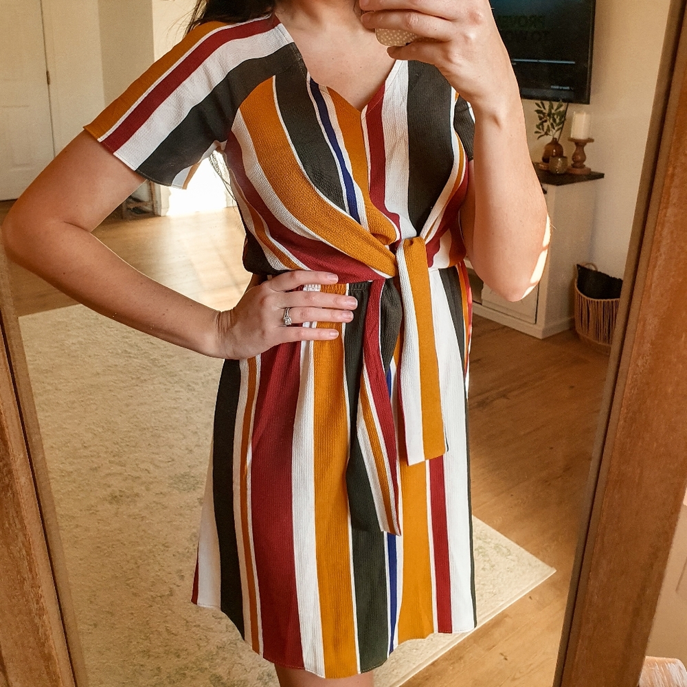 Size small striped tie front short sleeved dress